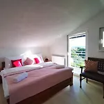 بيت ضيافة Viktoria 3*